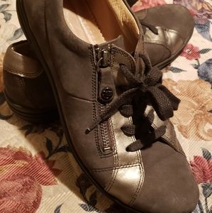 Hartjes XS, brown and metallic size 6 1/2.